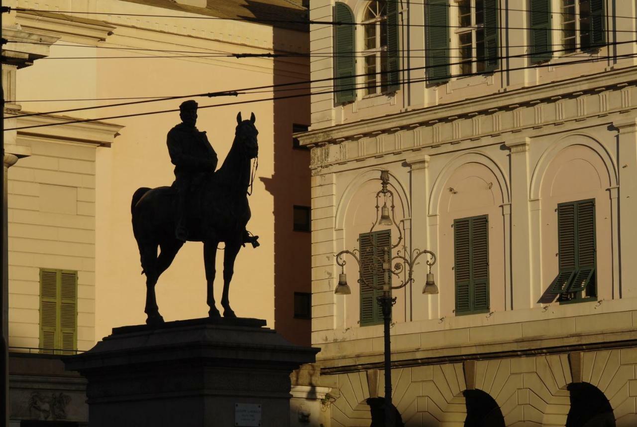 Dietro Il Teatro Modena Genova Eksteriør bilde